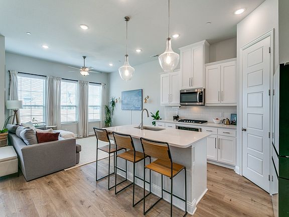 5th image of 12964 Rockham Ln