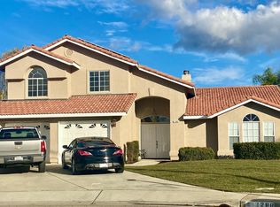 1288 W Adelaide Way, Dinuba, CA 93618