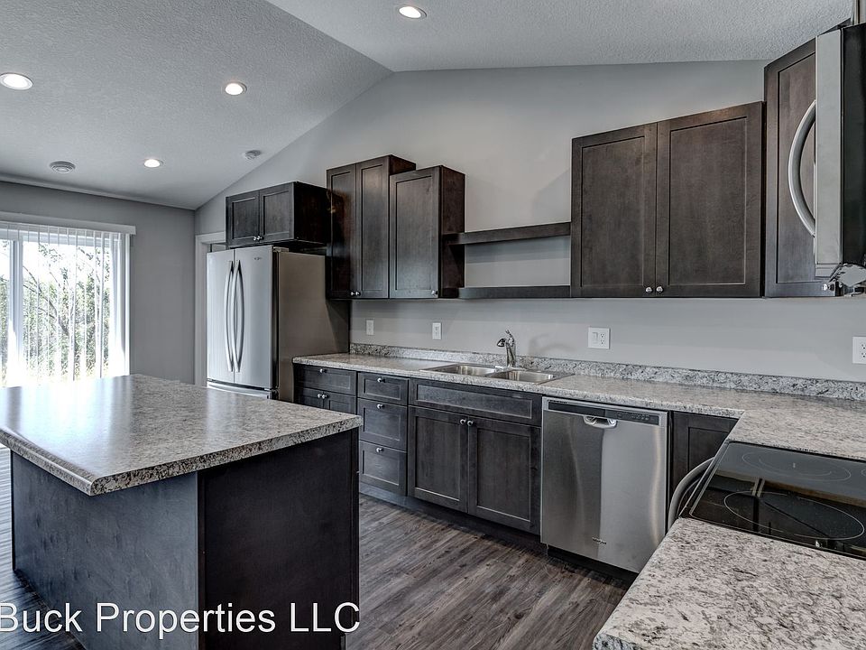 1st image of 564B 9th St W #11334968