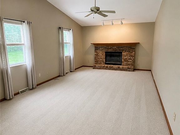 3rd image of 2189 Woodgate St