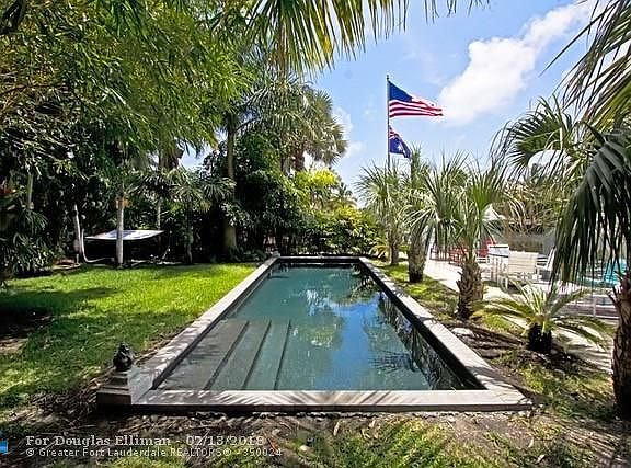 2nd image of 327 Coconut Isle Dr