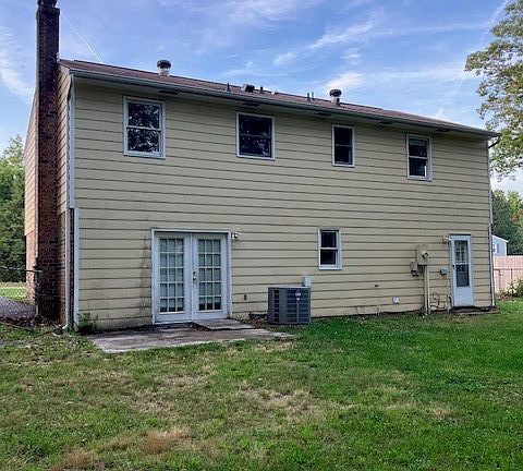 3rd image of 310 Cottonwood Ln