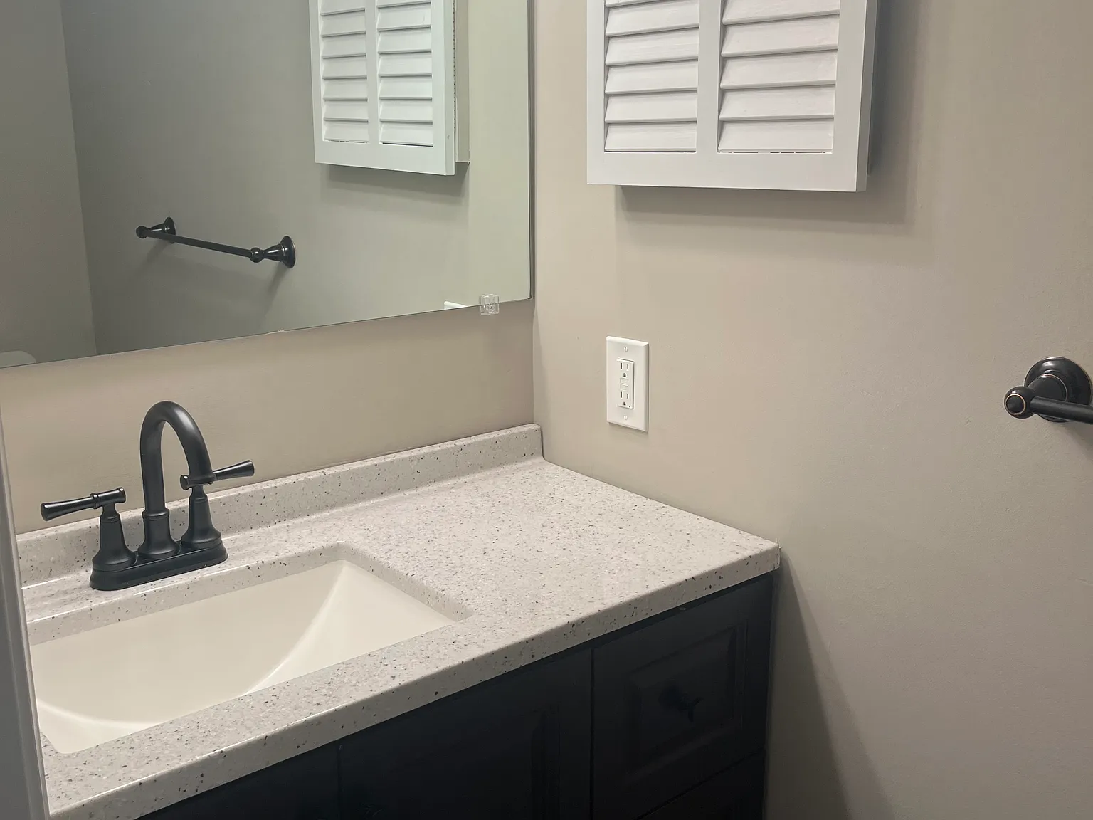 2 bed, 1.5 bath, 1100 sqft, $1,550 — Photo 1