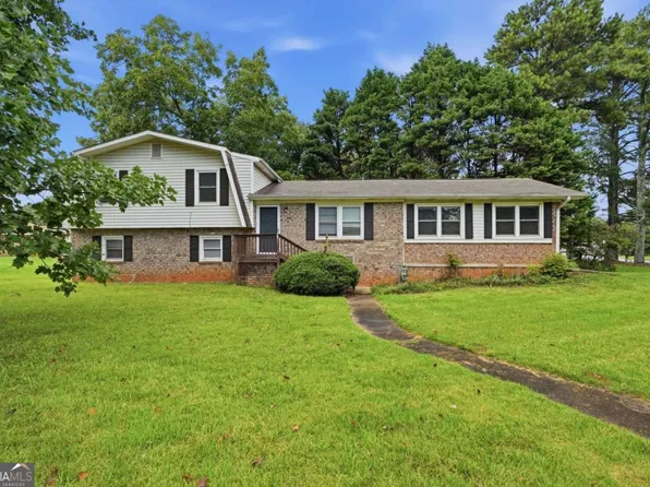 305 Mercer Dr, Jonesboro, GA 30236