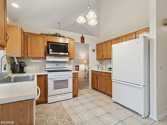 4th image of 3 Stanton Ct