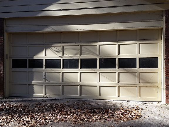 2nd image of 4005 Jamaica Dr