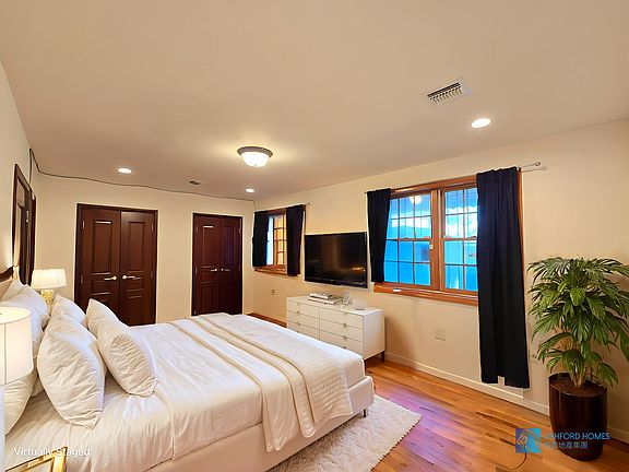 4th image of 2565 West St Unit 1