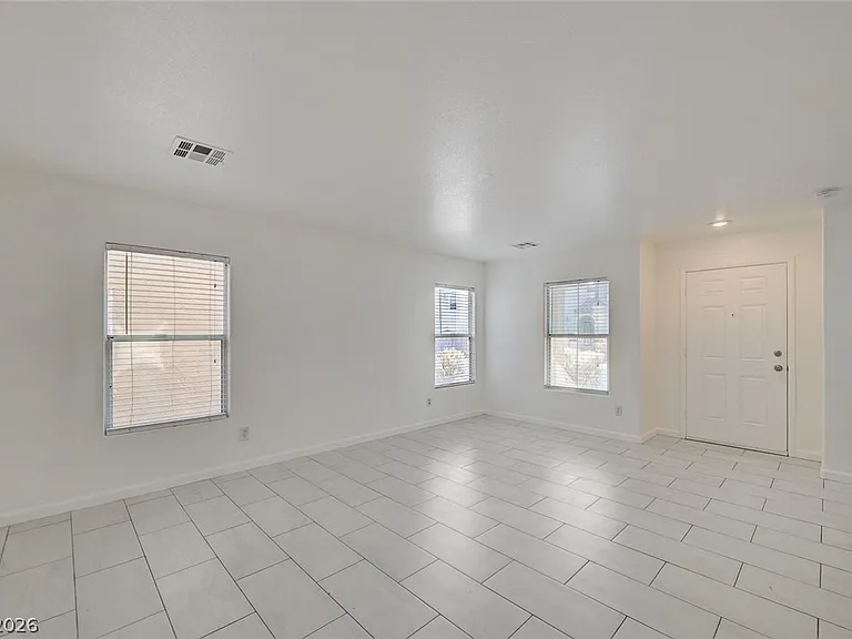 5672 Park City Ave — Photo 10
