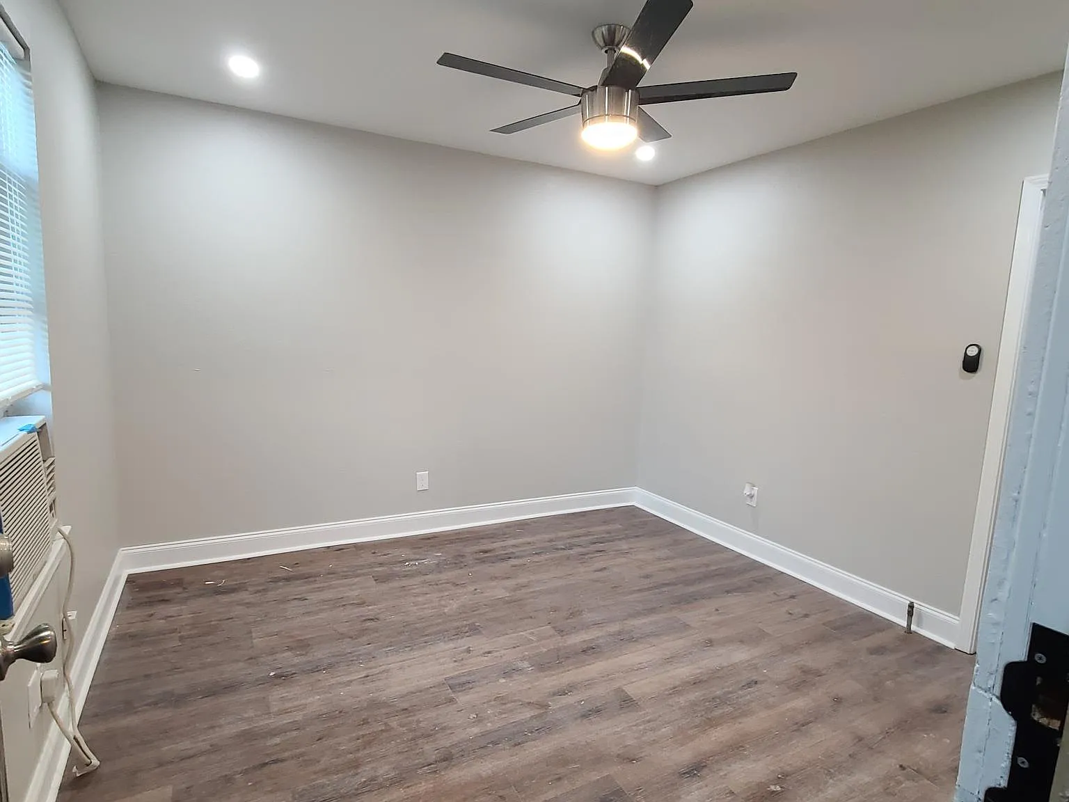 1 bed, 700 sqft, $1,000 — Photo 4