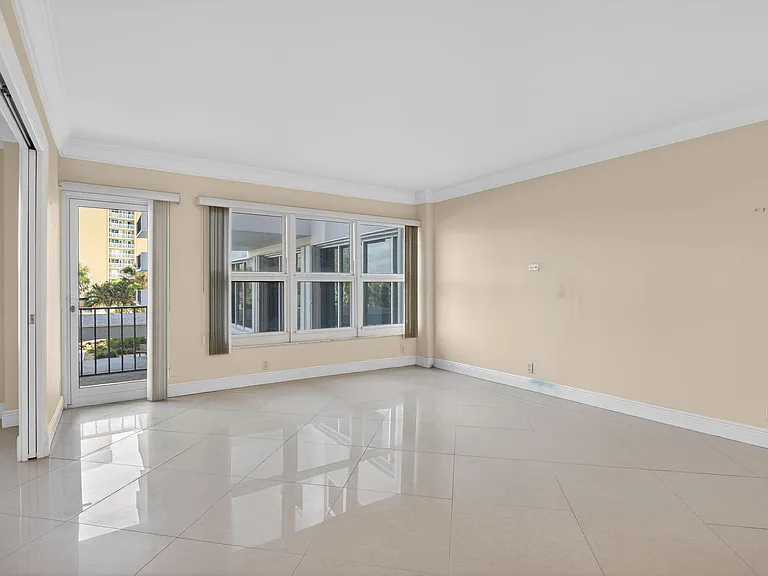 405 N Ocean Blvd #208 — Photo 4