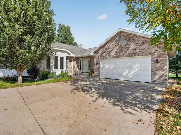 3025 Pheasant Dr APT B, Cedar Falls, IA 50613