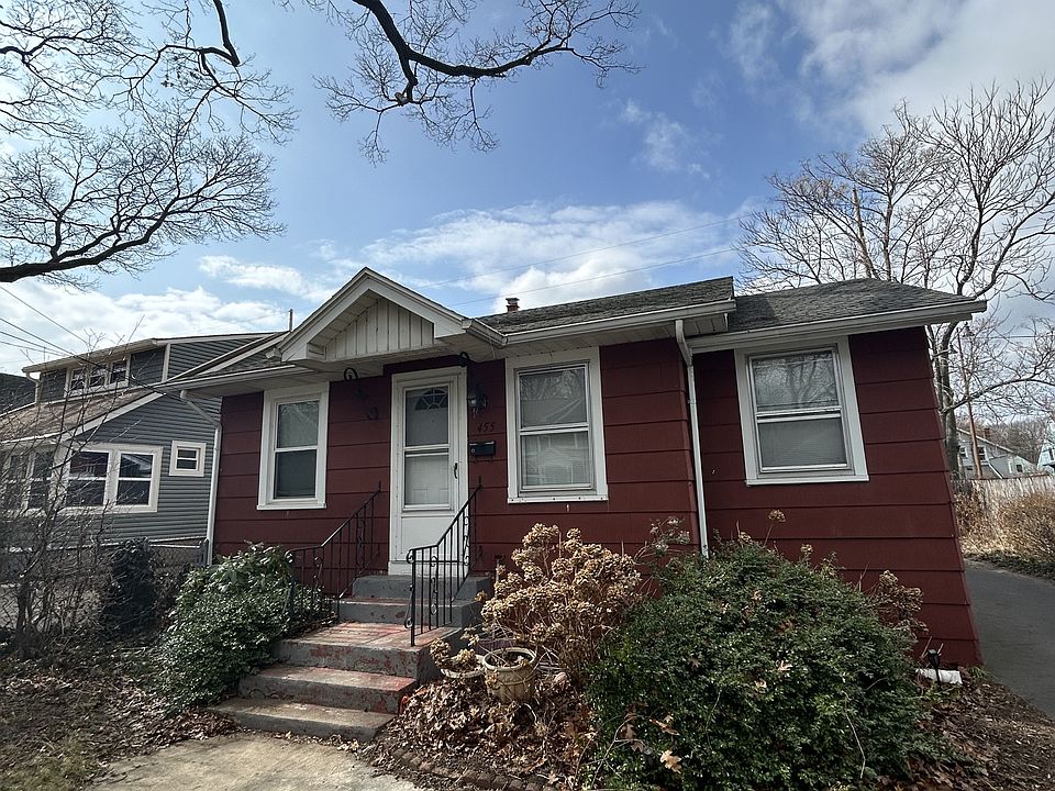 1st image of 455 Peart Ave