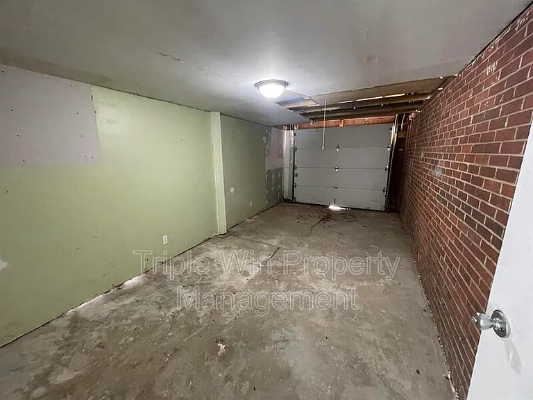 2415 Stoney End Ct — Photo 33