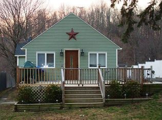 19 Van Woert Ct, Wynantskill, NY 12198