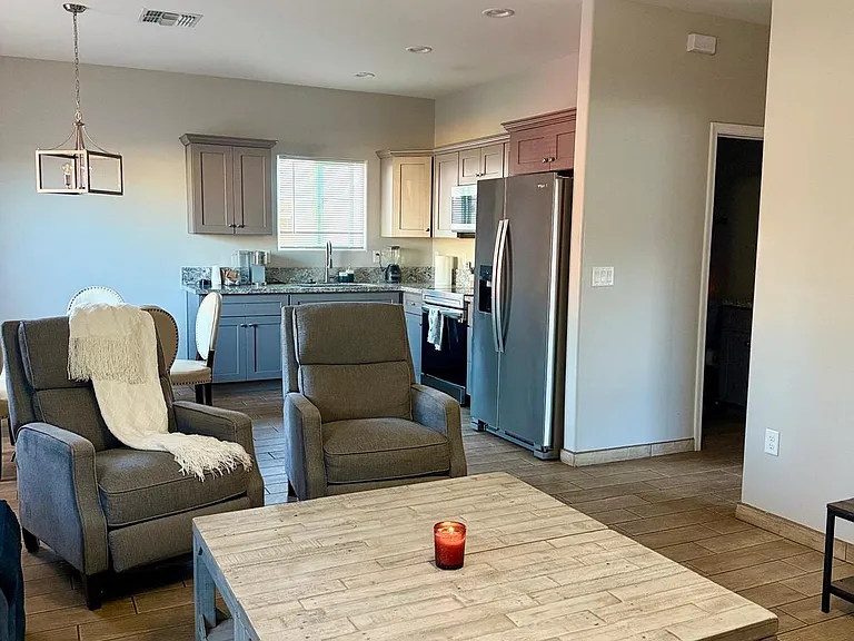997 N Contzen Ave #1 — Photo 3