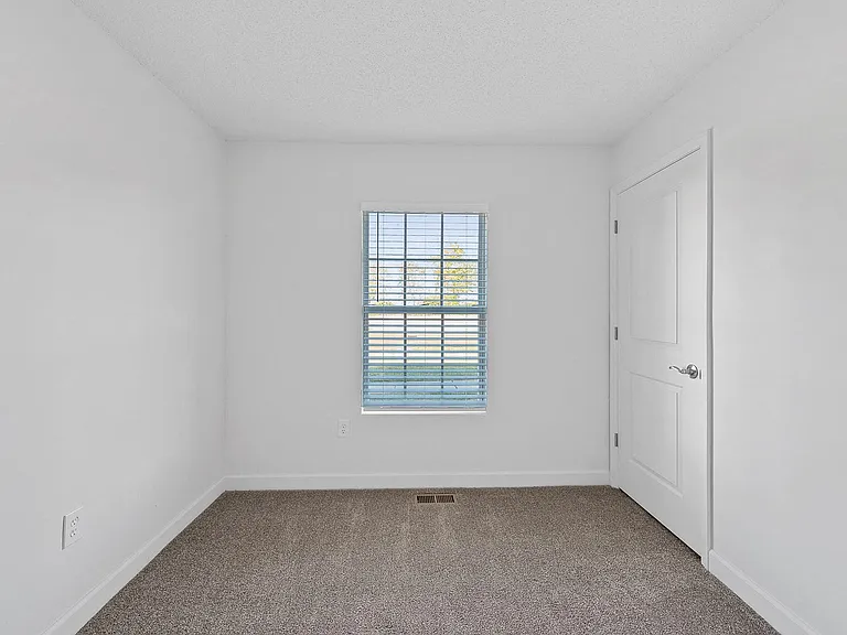 Apartments at Urbana — Photo 36