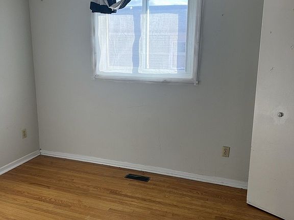 4th image of 7463 Sigsbee Dr