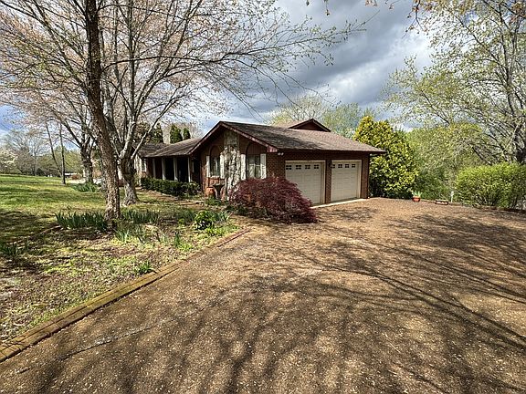 2nd image of 116 Hickory Hill Dr