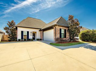 389 Shoal Dr, Houma, LA 70360