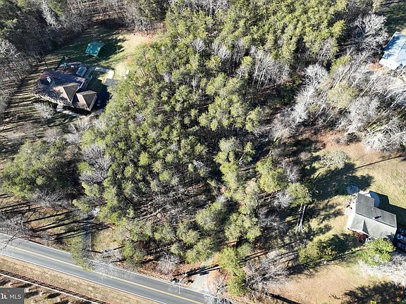 2nd image of 17H Stefaniga Rd