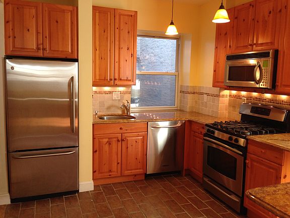 4th image of 61 E 77th St APT 3E