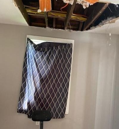 2nd image of 1906 Allen St