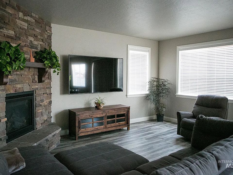 1st image of 5996 W Los Flores Dr