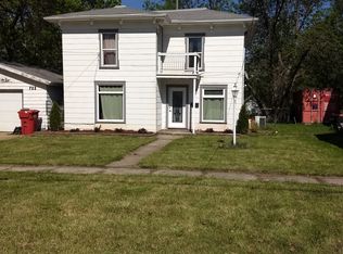 722 S Chestnut St, Friend, NE 68359