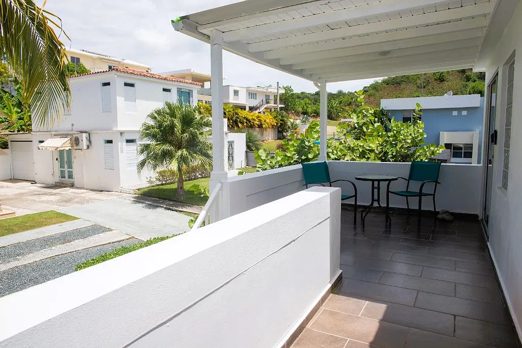 2 bed, 1.0 bath, 1050 sqft, $1,800 — Photo 2