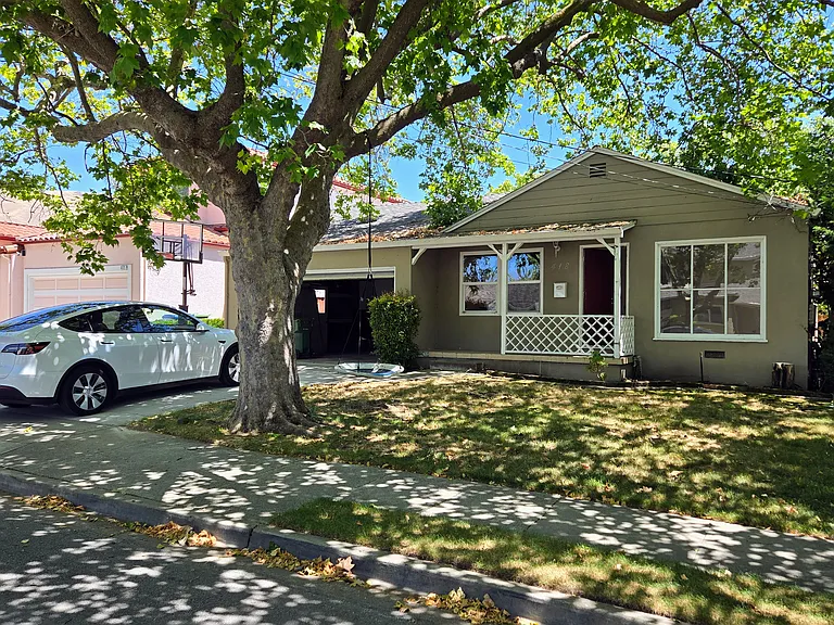 418 Ohlones St