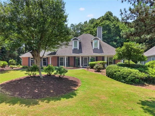 1650 Peachcrest Dr, Lawrenceville, GA 30043