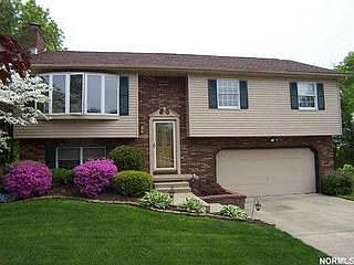 2nd image of 4197 Hampton Cir