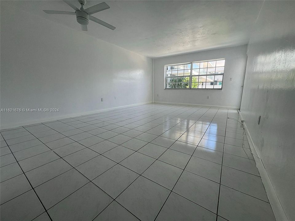 2nd image of 325 Ocean Dr APT 506