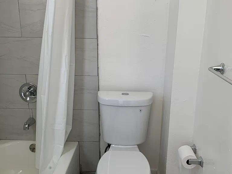 1824 Filbert St #1824 — Photo 9