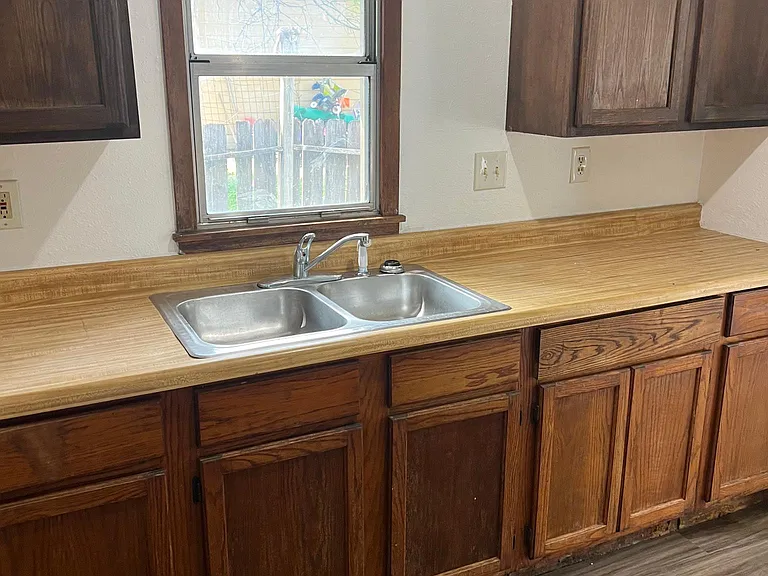 1910 S Mosley Ave #2 — Photo 3