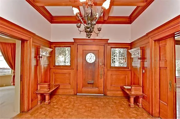 2398 Broadway St — Photo 9
