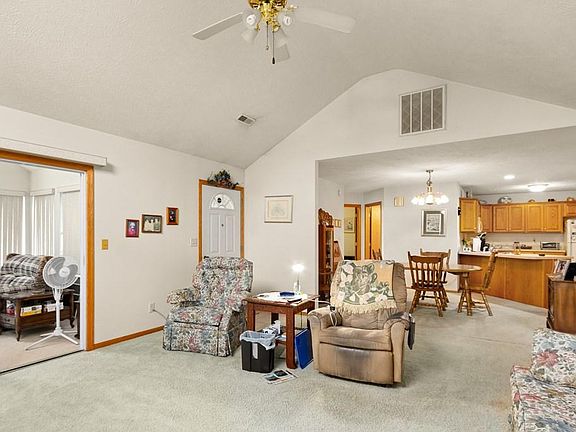 5th image of 1106 Cobblefield Dr