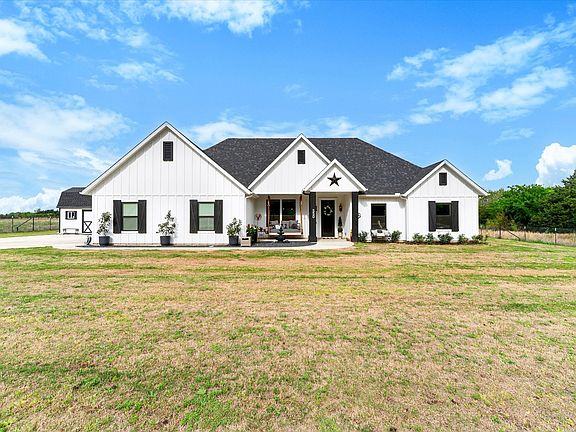 4th image of 550 County Road 4109