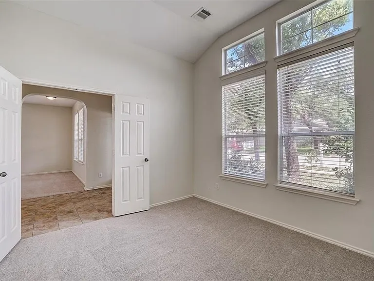 1115 Rawhide Trl — Photo 61