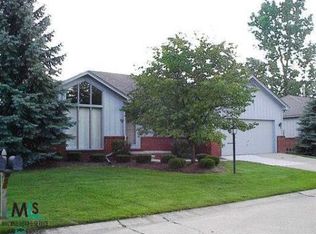 59 W Regal Ave, Rochester, MI 48307