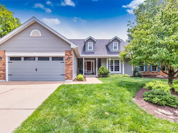 1547 Atlantic Crossing Dr, Fenton, MO 63026