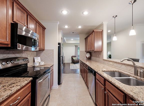 4th image of 100 Lorenz Rd #1006-1008