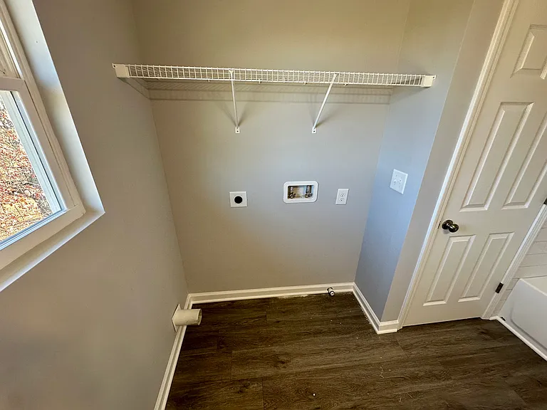 450 Camp Creek Cir #F — Photo 6