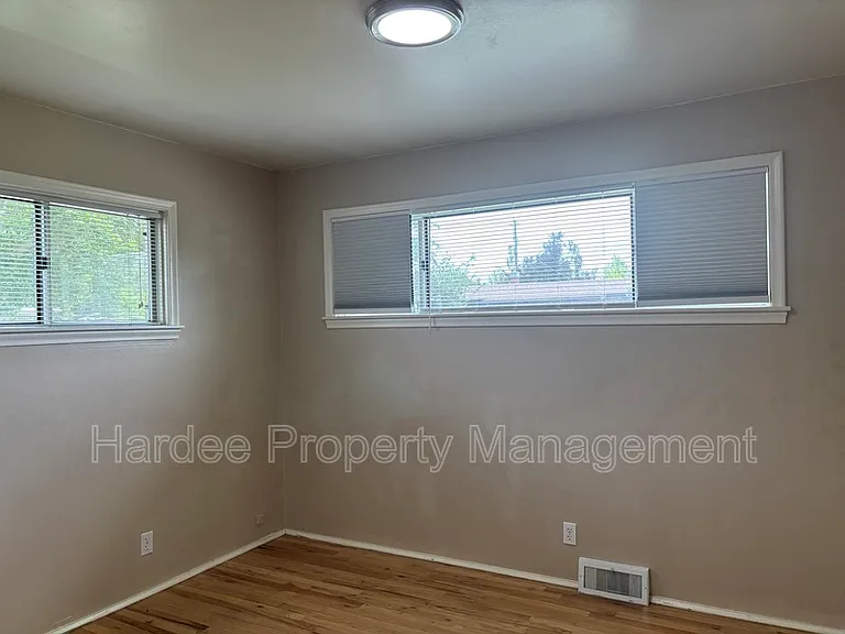 2714 W Kathryn St — Photo 7