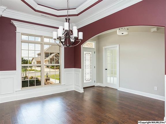 5th image of 216 Legendwood Dr