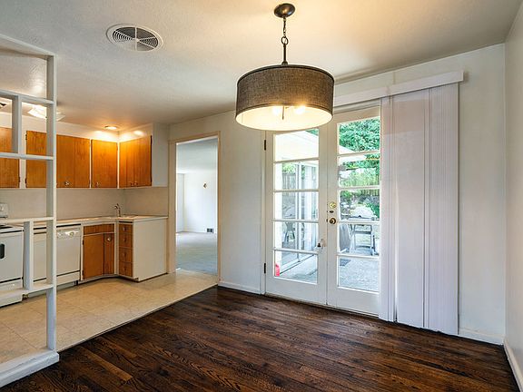 5th image of 10411 23rd Ave NE