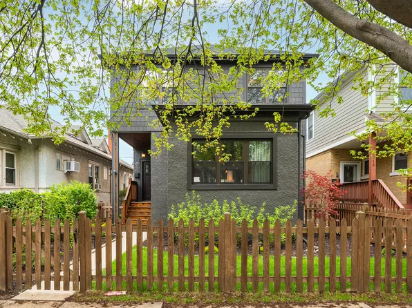 5215 W Pensacola Ave, Chicago, IL 60641