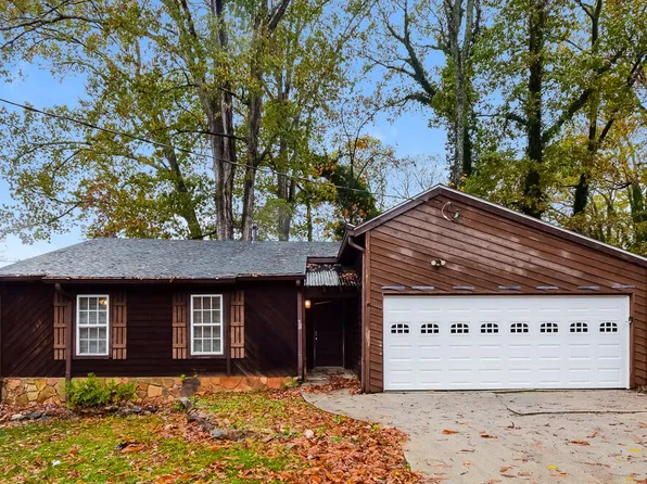 4902 N Redan Cir, Stone Mountain, GA 30088