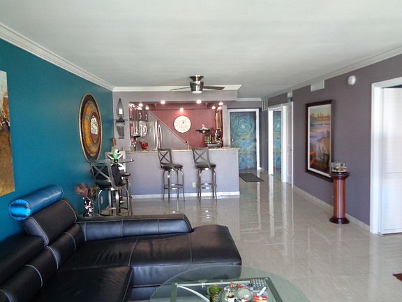 4th image of 800 SE 20th Ave APT 507