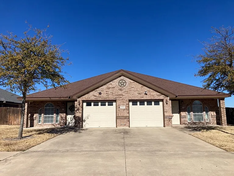 4701 Autumn Valley Dr — Photo 3